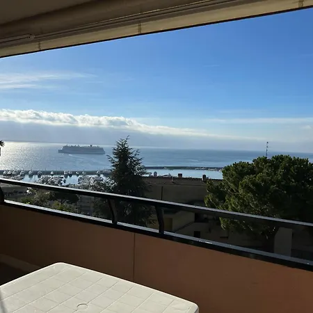 Vip - Sea View - Pool & Tennis - Free Parking Апартаменты *